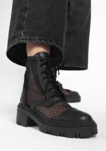 Holly Black Diamond (4) Site