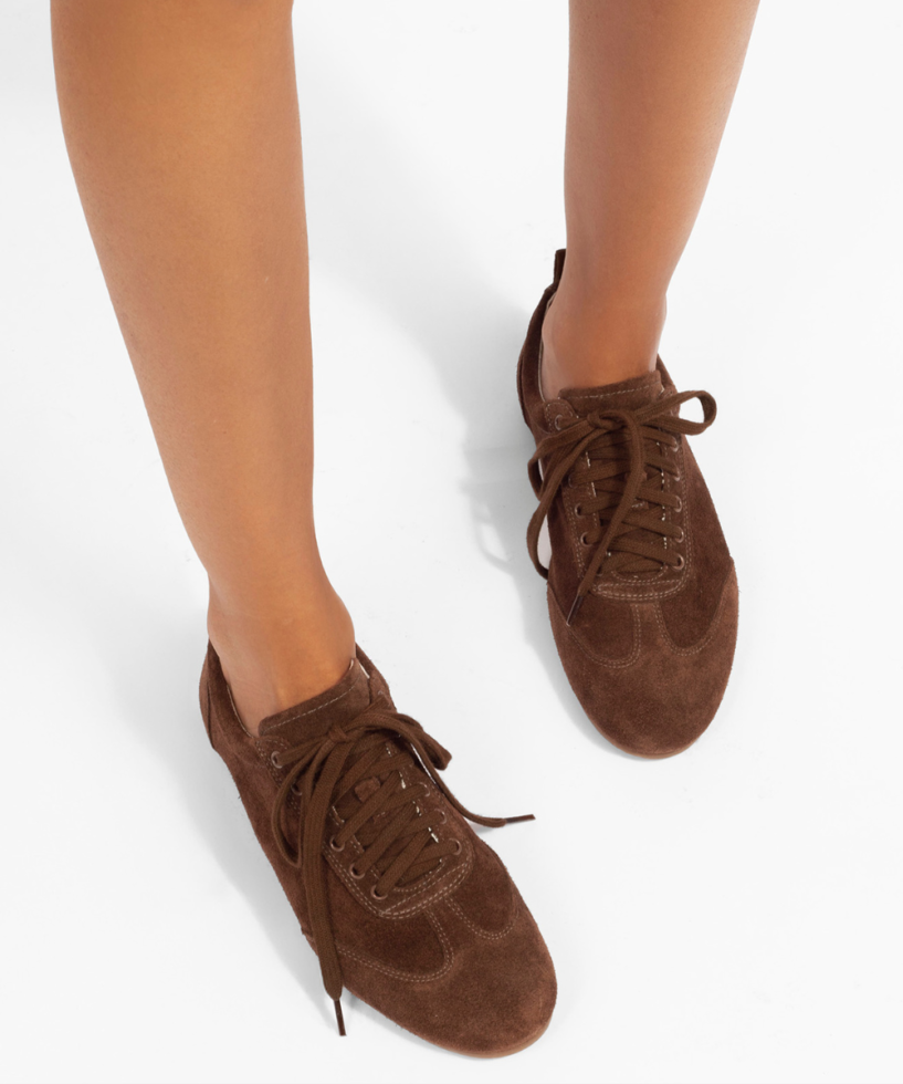 סניקרס חומות